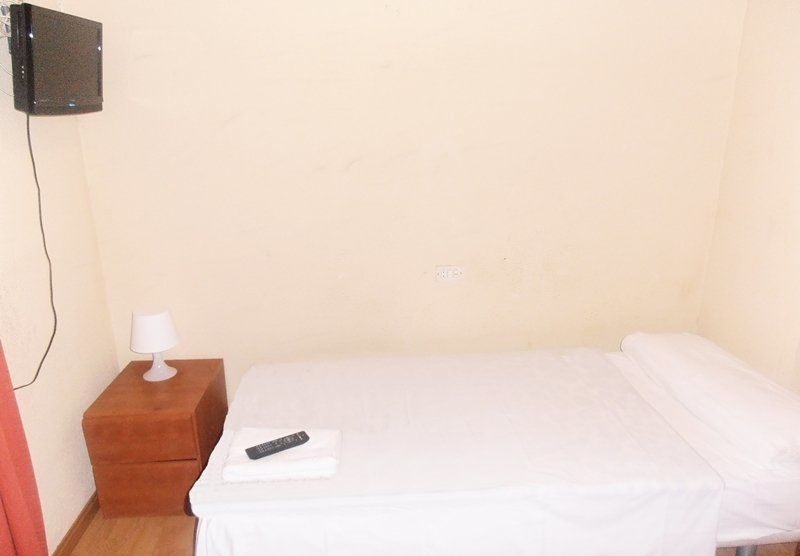 מדריד Hostal Numancia מראה חיצוני תמונה